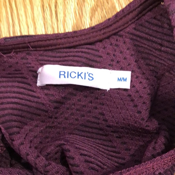 Ricki’s dark purple sleeveless blouse. - Picture 5 of 5